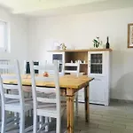 Rakoczi12 Vendeghaz * Holloko